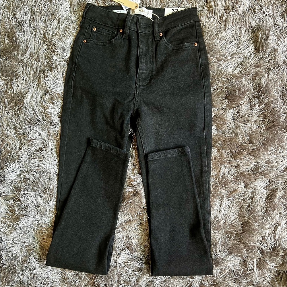 Comfort-Fit One-Size Jeans Versatile Stylish Design for Effortless Everyday Wear